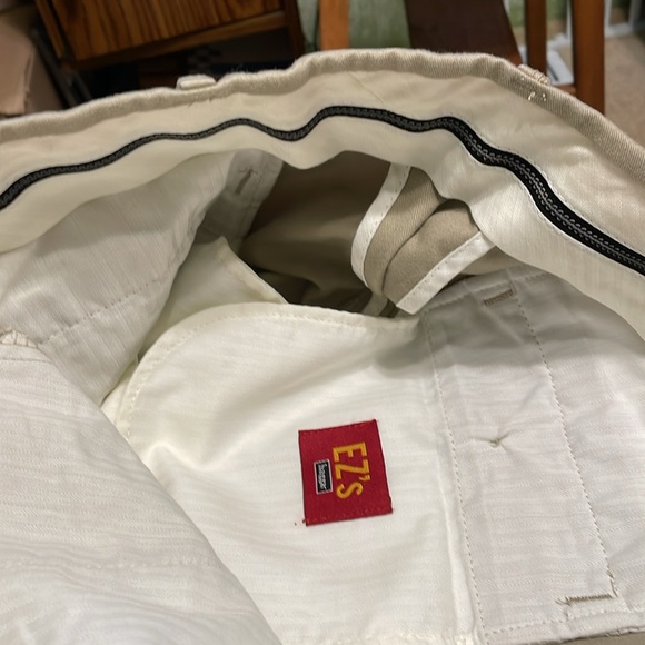 Mens Haggar khaki dress pants - Picture 6 of 6